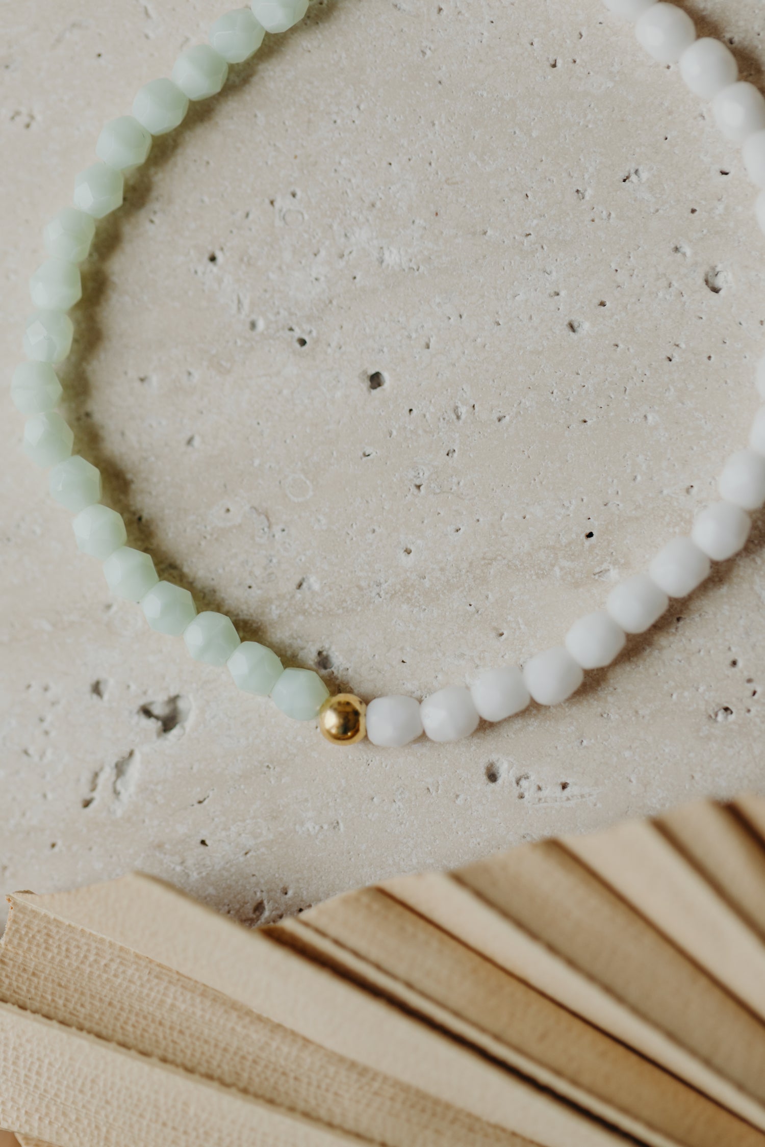 two-tone glass bead bracelet blue &amp;amp; cream