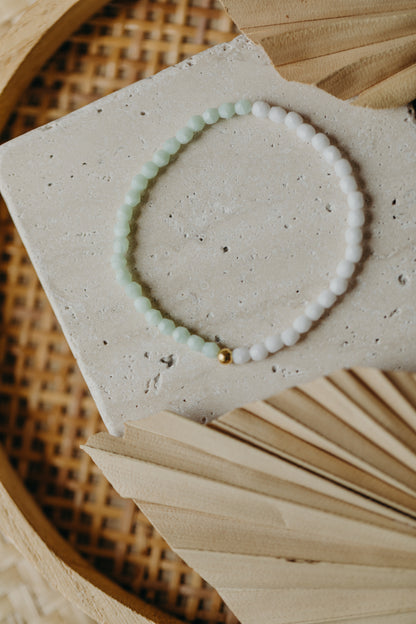 two-tone glass bead bracelet blue &amp;amp; cream