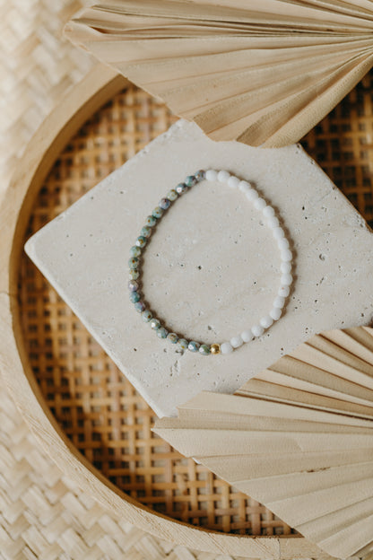 two-tone glass bead bracelet blue &amp;amp; cream