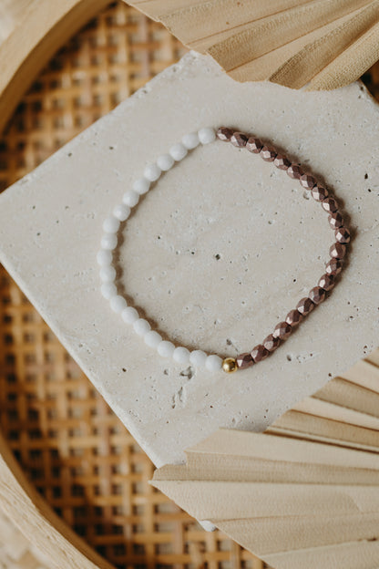 two-tone glass bead bracelet blue &amp;amp; cream