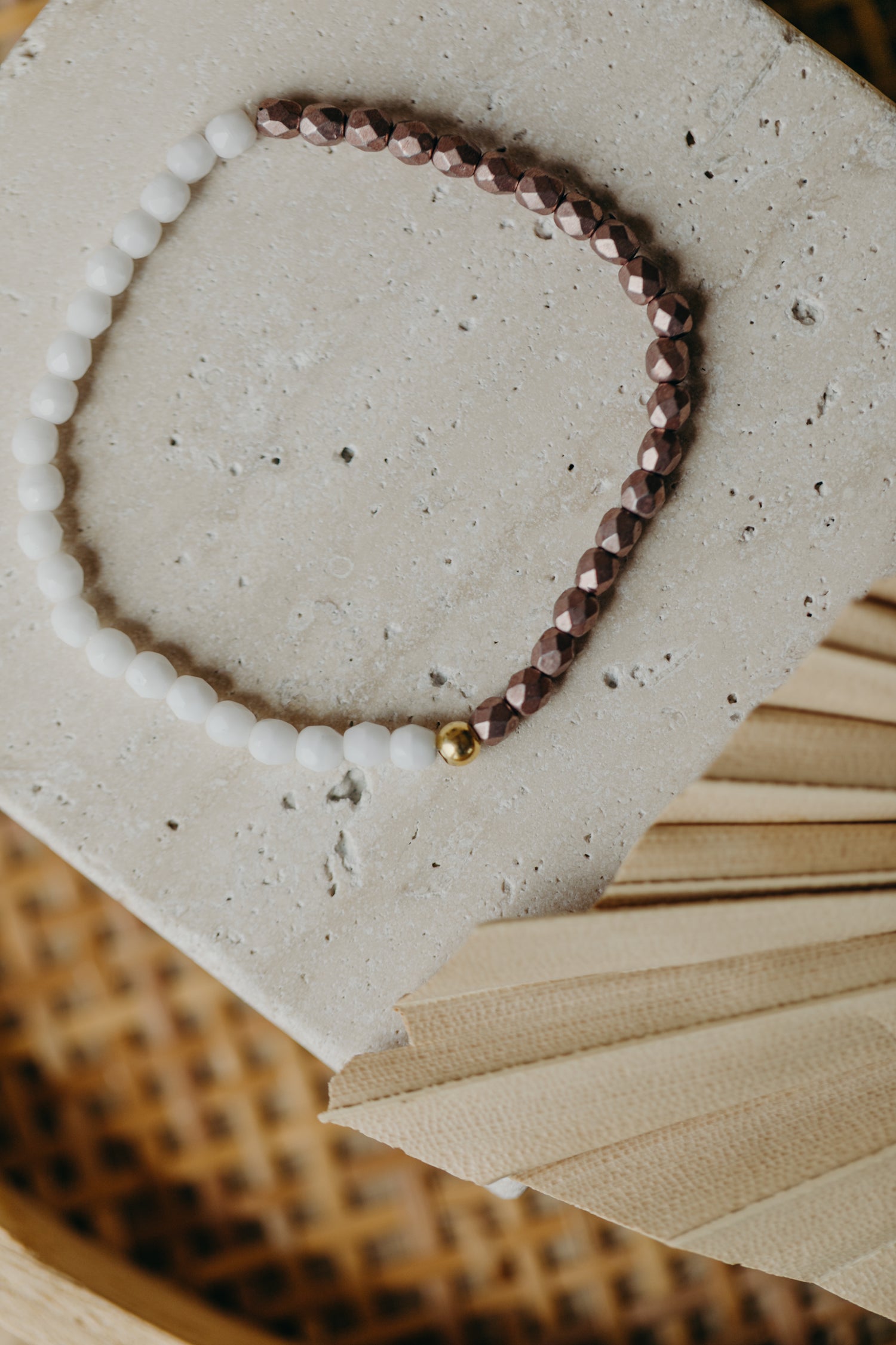 two-tone glass bead bracelet blue &amp;amp; cream
