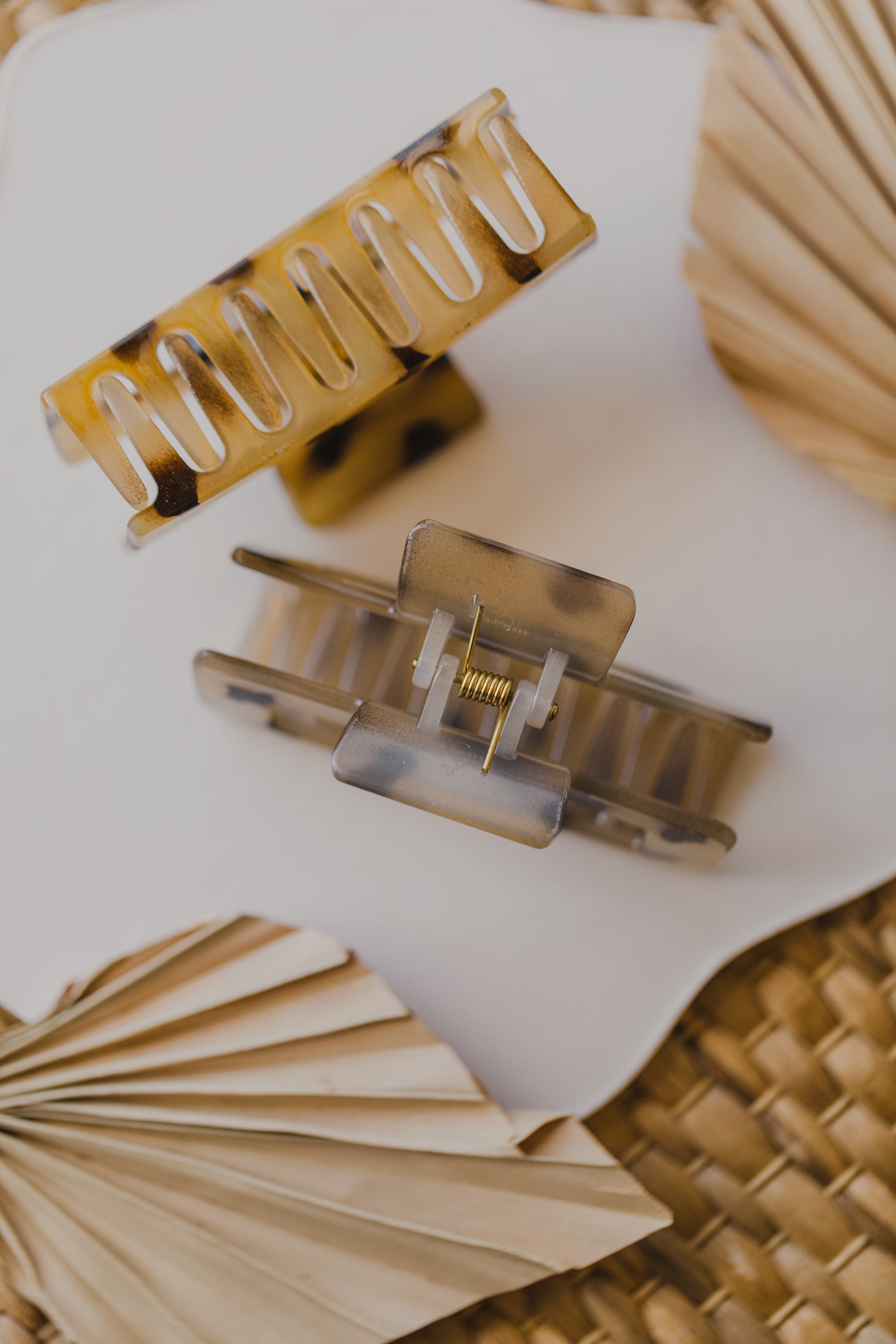 brown patterned hair clip