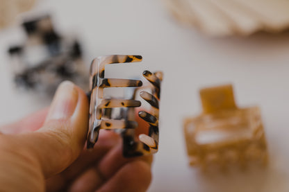 kleine gemusterte Haarspange