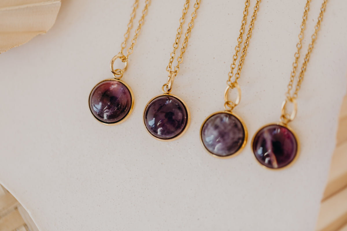 Halskette mit lila Amethyst Edelstein (12 mm)