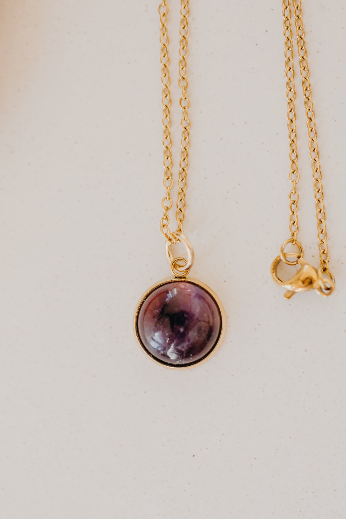 Halskette mit lila Amethyst Edelstein (12 mm)