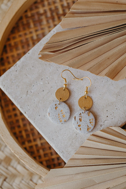 helle Polymer Ton Ohrringe mit Blattgold