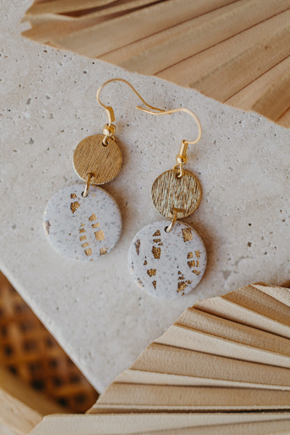 helle Polymer Ton Ohrringe mit Blattgold