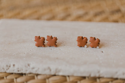 KHARA - kleine Ahronblatt Ohrringe aus Polymer Ton