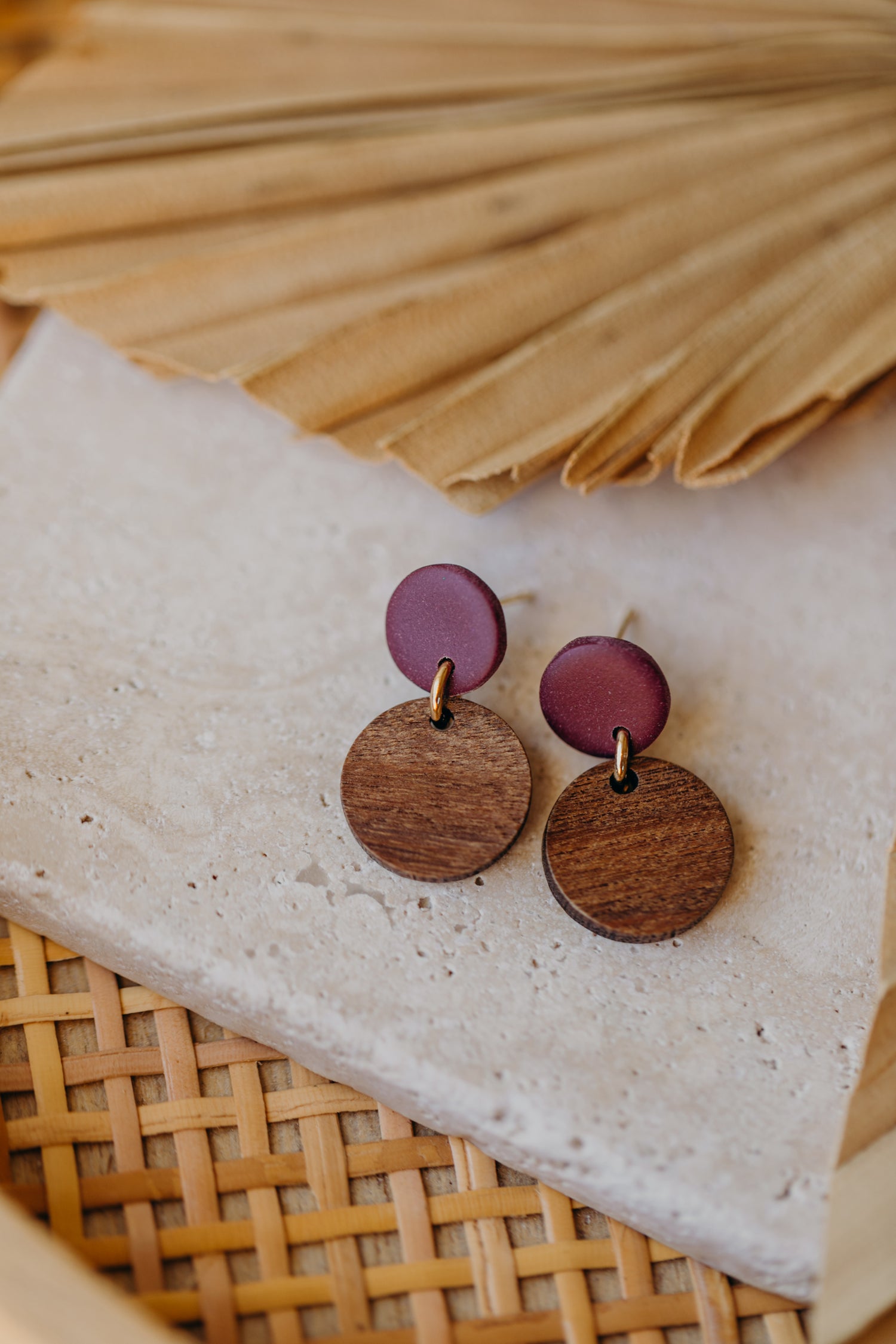 YUMI - round polymer clay earrings in plum with round wooden pendant