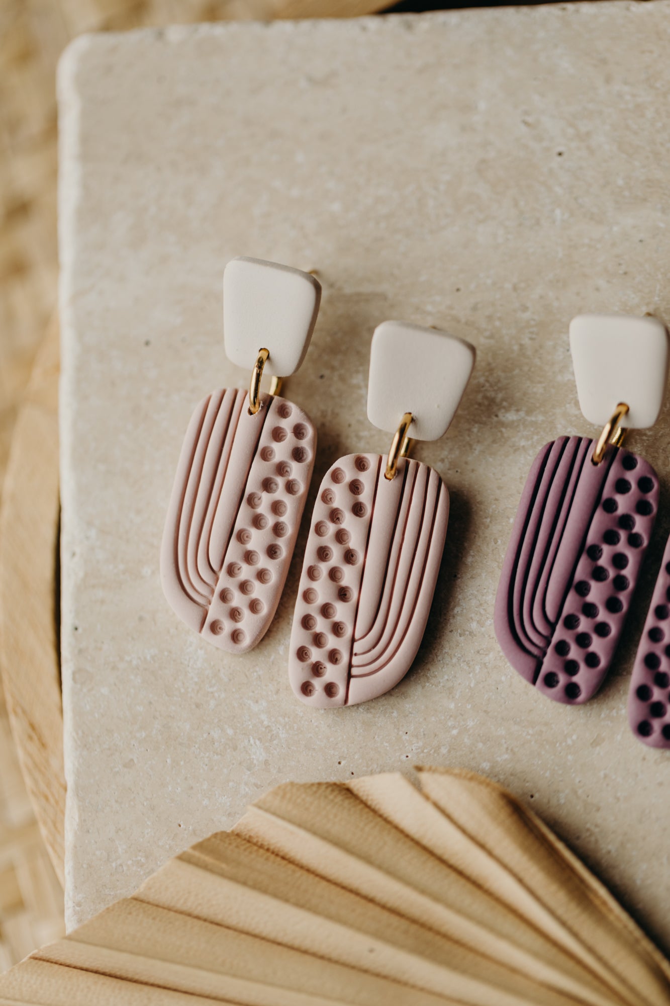 ISELA - zweifarbige Boho Ohrringe vanille-rosa