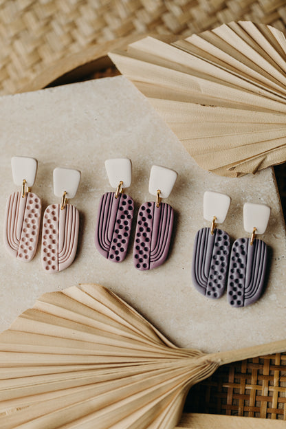 ISELA - zweifarbige Boho Ohrringe vanille-lavendel