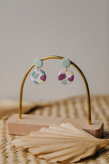 JORA - bunte runde Ohrringe aus Polymer Ton (Salbei)
