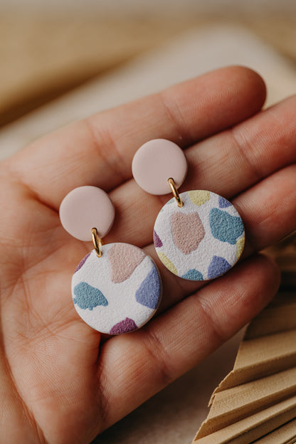 JORA - bunte runde Ohrringe aus Polymer Ton (Rosa)