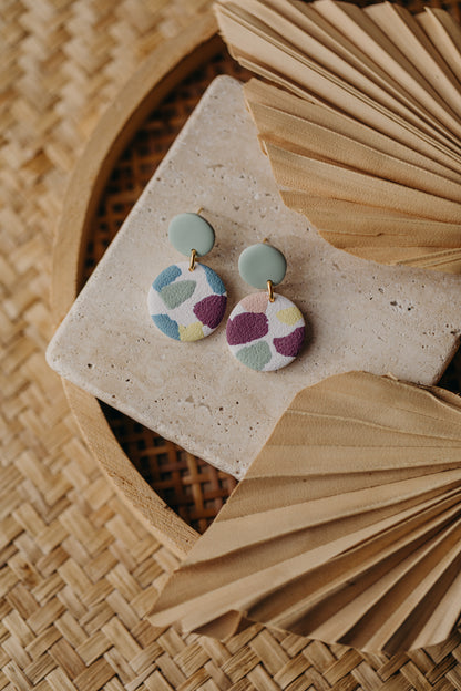 JORA - bunte runde Ohrringe aus Polymer Ton (Salbei)