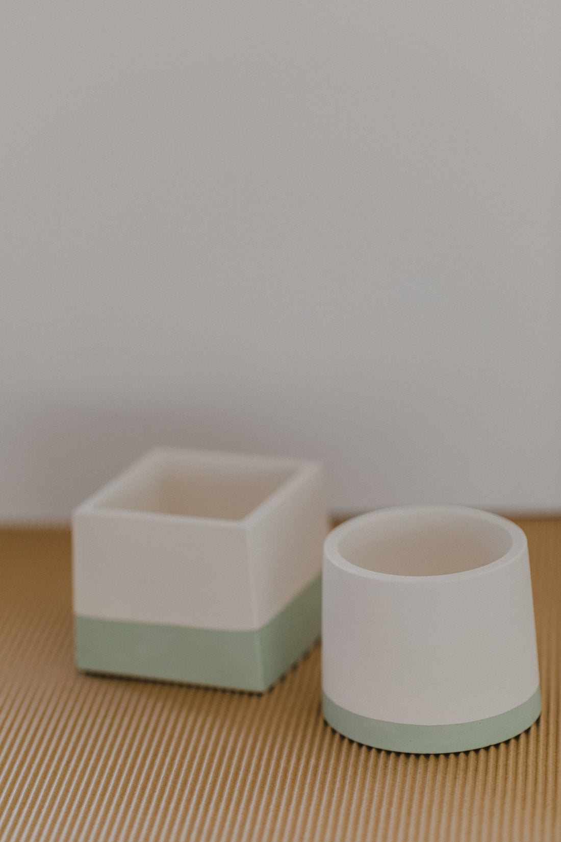 two-tone bowl made of Jesmonite