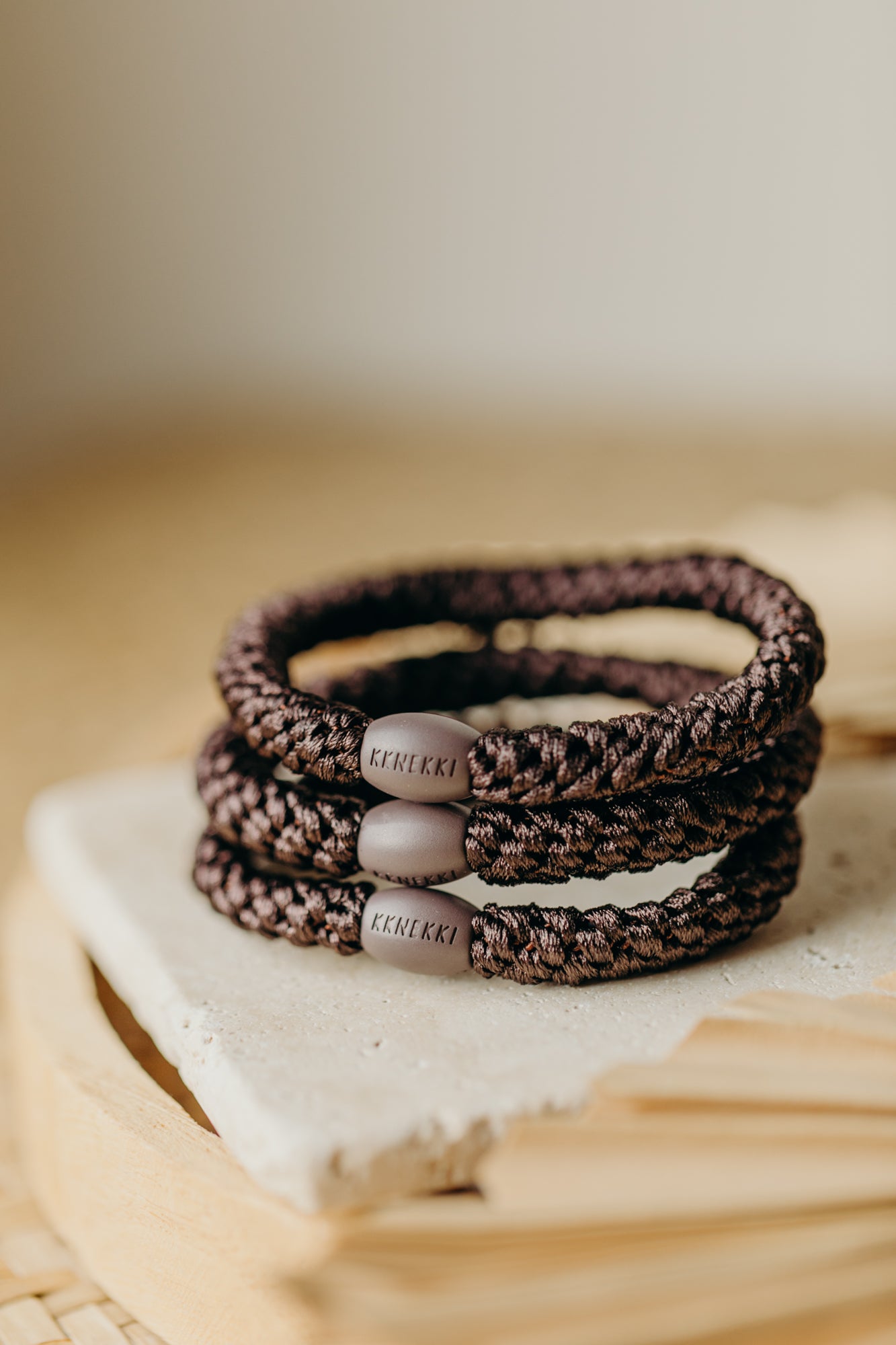 KKNEKKI Haargummi Braun