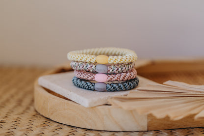 KKNEKKI Haargummi Set 054: 4 Haargummis im Set Light Yellow, Pink, Aqua und Mix Dusty Green Lightpink Glitter
