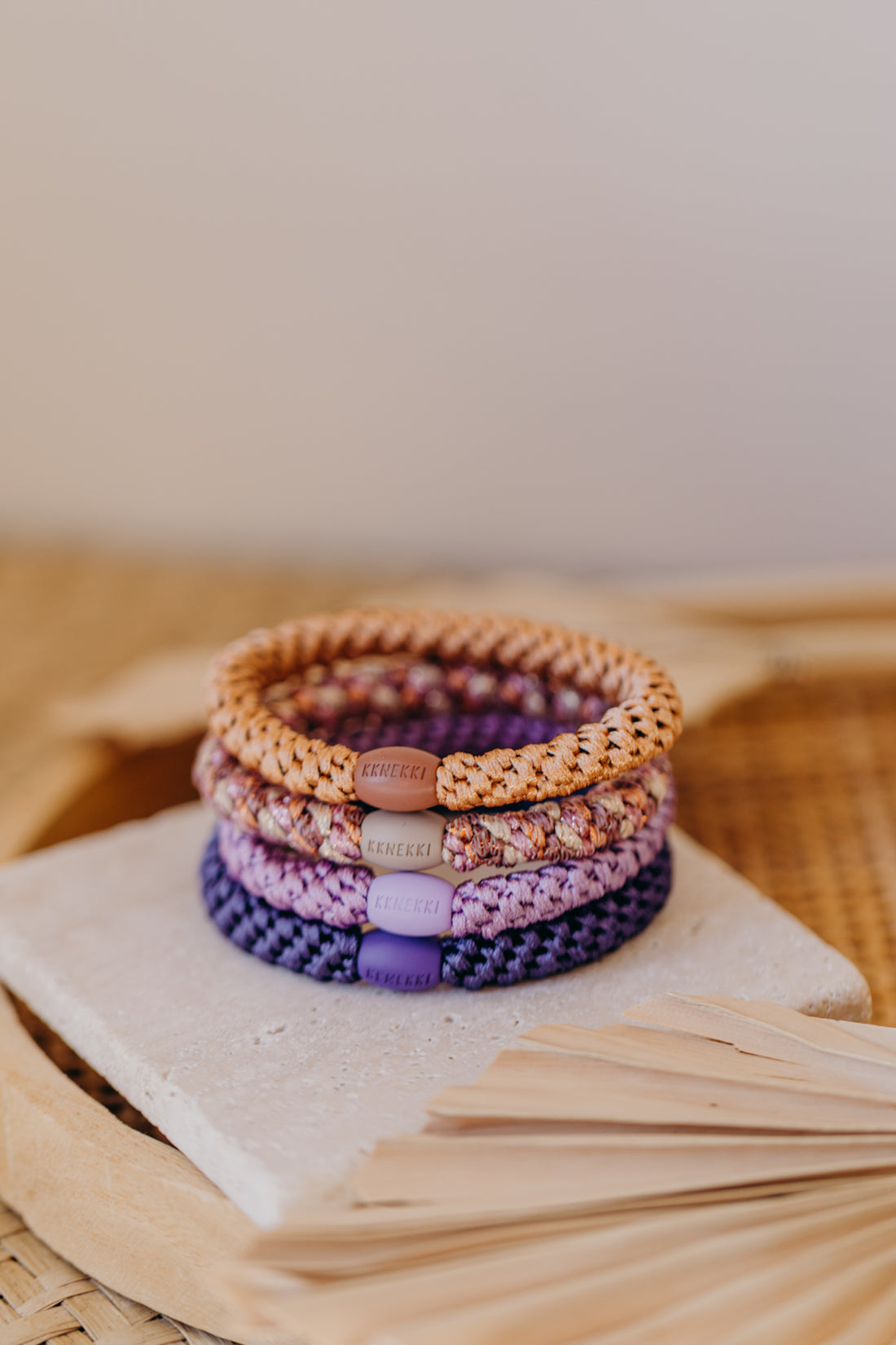 KKNEKKI Haargummi Set 056: 4 Haargummis im Set Mix Peach Pink Glitter, Nude, Pearl Lavendel und Purple