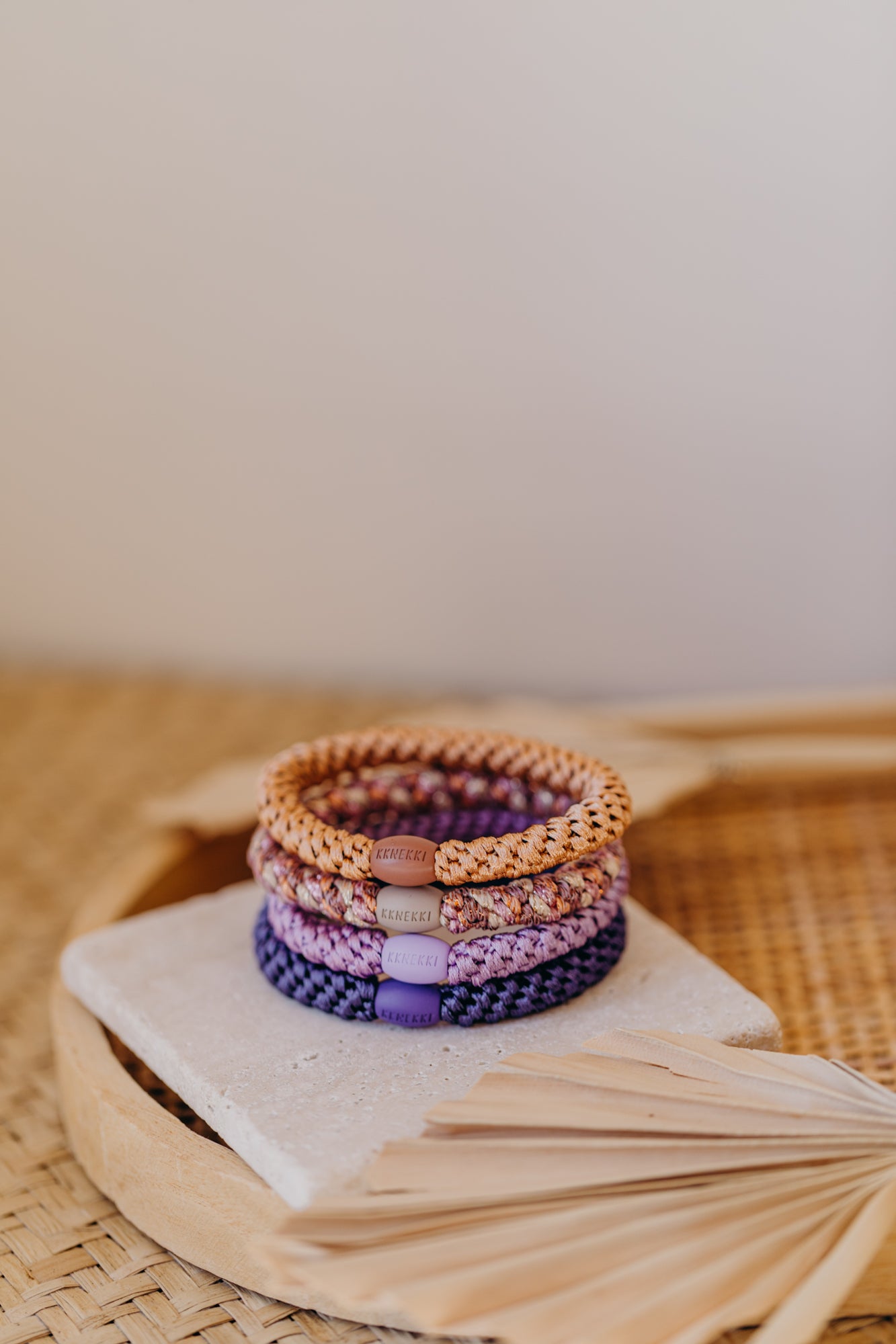 KKNEKKI Haargummi Set 056: 4 Haargummis im Set Mix Peach Pink Glitter, Nude, Pearl Lavendel und Purple