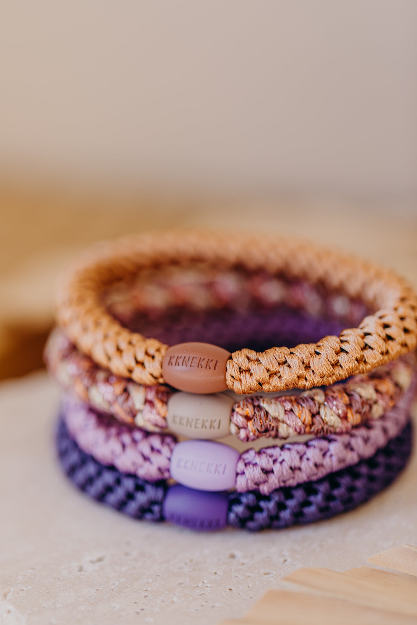 KKNEKKI Haargummi Set 056: 4 Haargummis im Set Mix Peach Pink Glitter, Nude, Pearl Lavendel und Purple