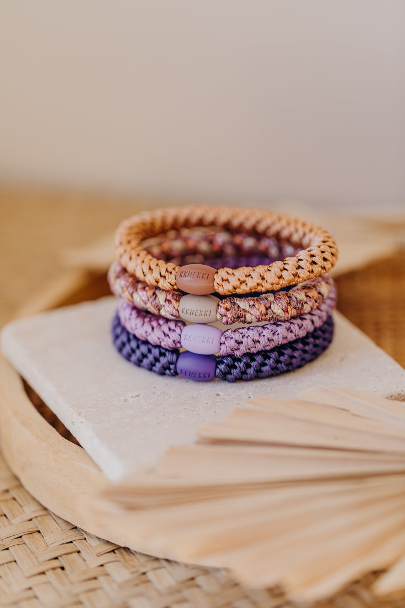 KKNEKKI Haargummi Set 056: 4 Haargummis im Set Mix Peach Pink Glitter, Nude, Pearl Lavendel und Purple