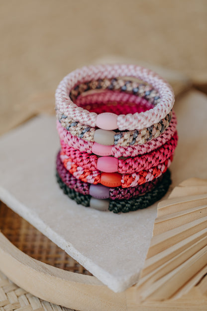 KKNEKKI hair tie set of 4 in shades of grey, green and black