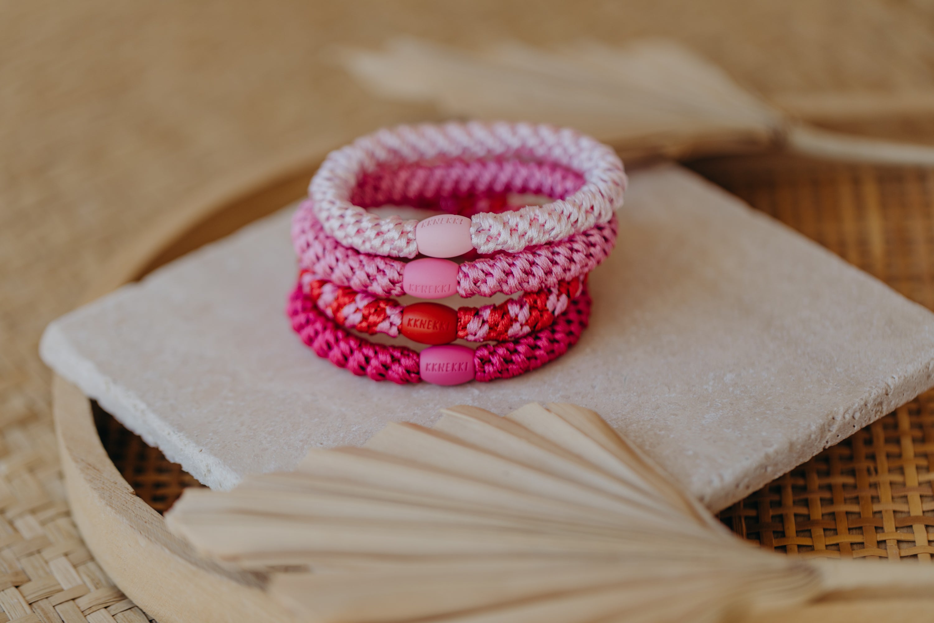 KKNEKKI hair tie set of 4 in shades of grey, green and black