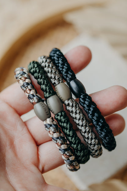 KKNEKKI hair tie set of 4 in shades of grey, green and black