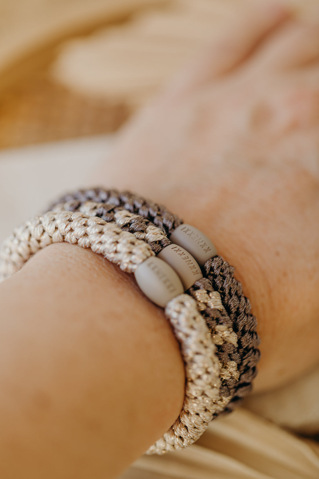 KKNEKKI Hair Tie Beige Glitter