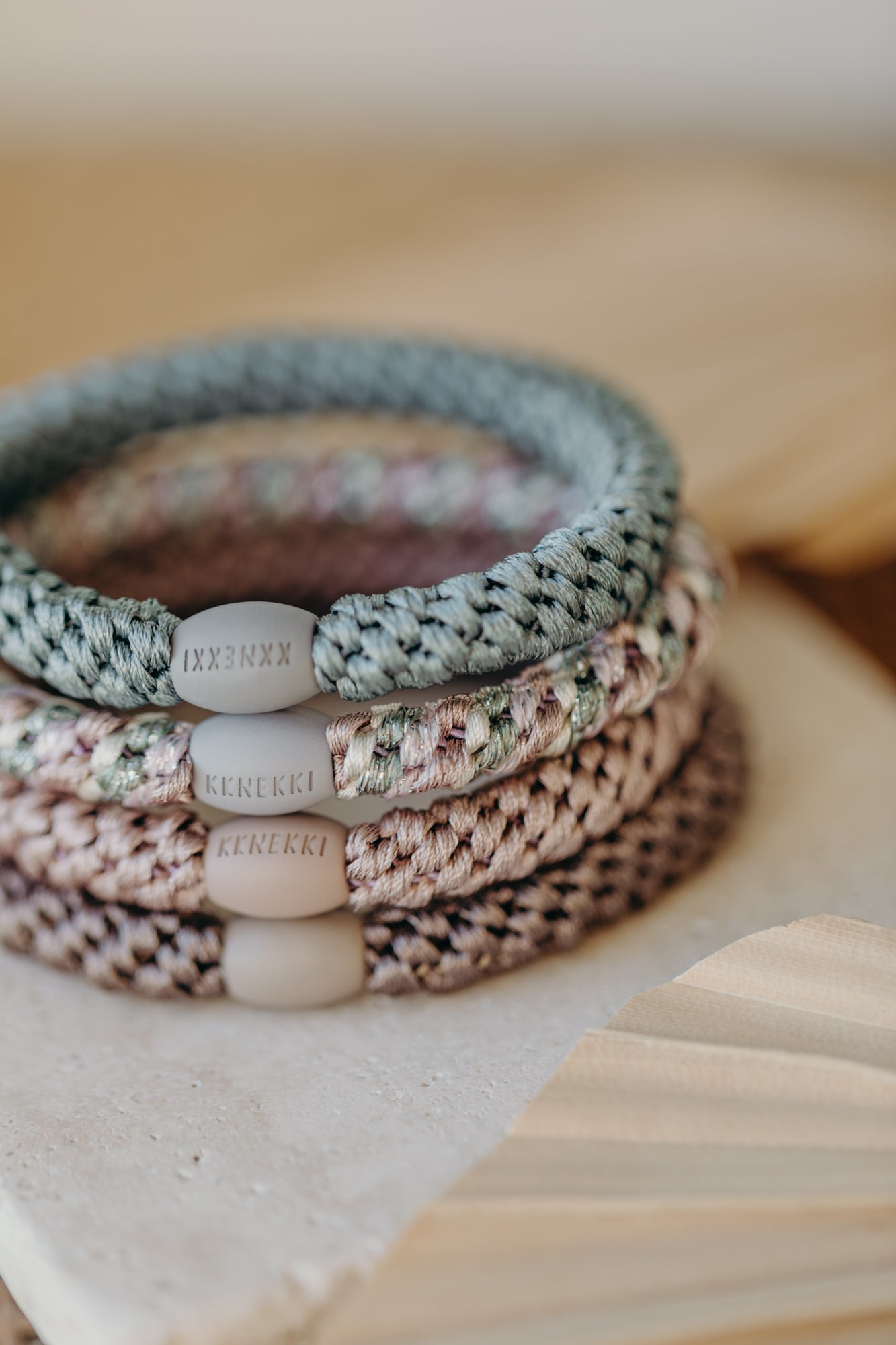KKNEKKI Haargummi Set 040: 4 Haargummis im Set Dove, Mole, Aqua und Mix Dusty Green Lightpink Glitter
