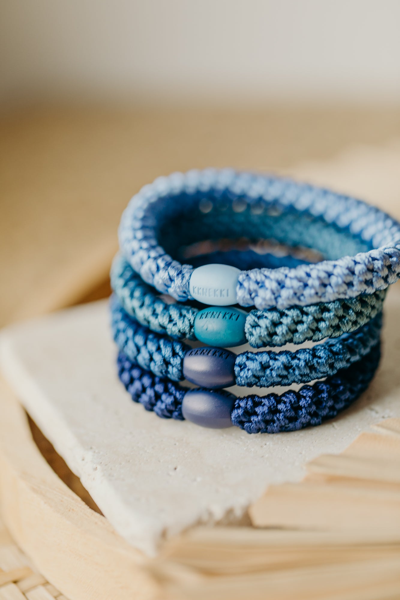 KKNEKKI Haargummi Set 045: 4 Haargummis im Set Sky Blue, Indigo, Dusty Blue und Navi