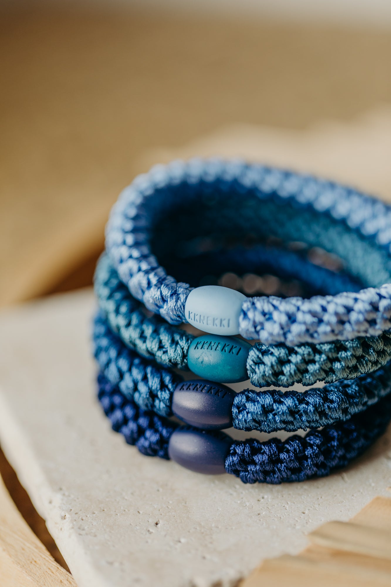 KKNEKKI Haargummi Set 045: 4 Haargummis im Set Sky Blue, Indigo, Dusty Blue und Navi