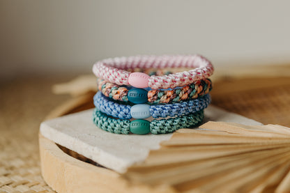 KKNEKKI Haargummi Set 047: 4 Haargummis im Set Sky Blue, Faded Green, Pink und Mix Plum Faded Green Glitter