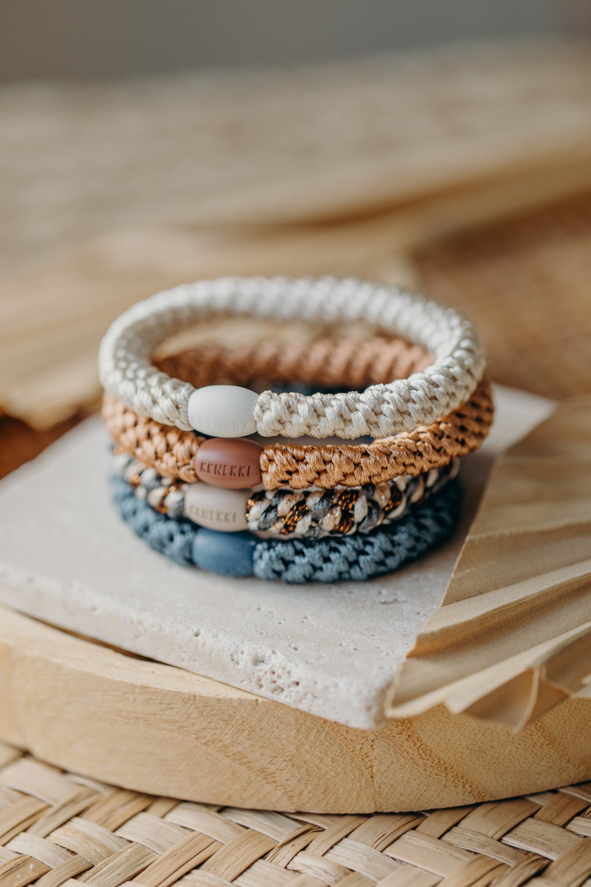 KKNEKKI Haargummi Set 075: 4 Haargummis im Set Ivory, Nougat, Dusty Blue und MIx Copper Glitter
