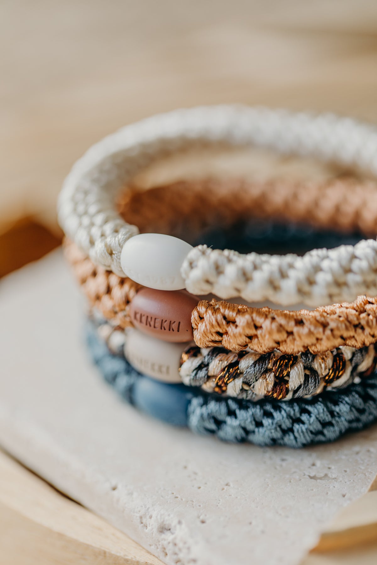 KKNEKKI Haargummi Set 075: 4 Haargummis im Set Ivory, Nougat, Dusty Blue und MIx Copper Glitter