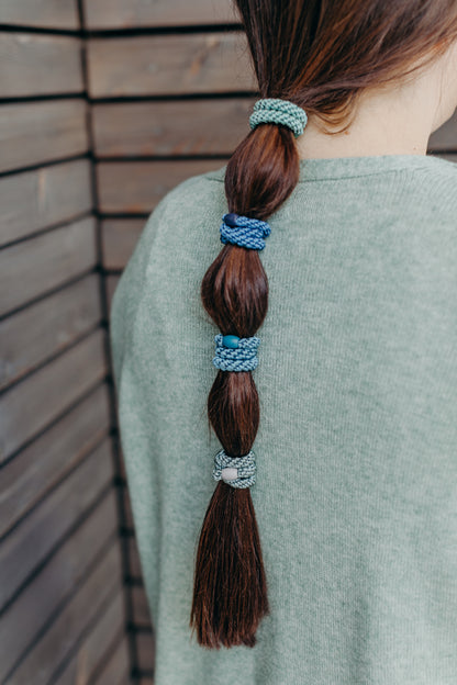 KKNEKKI hair tie set of 4 in shades of grey, green and black