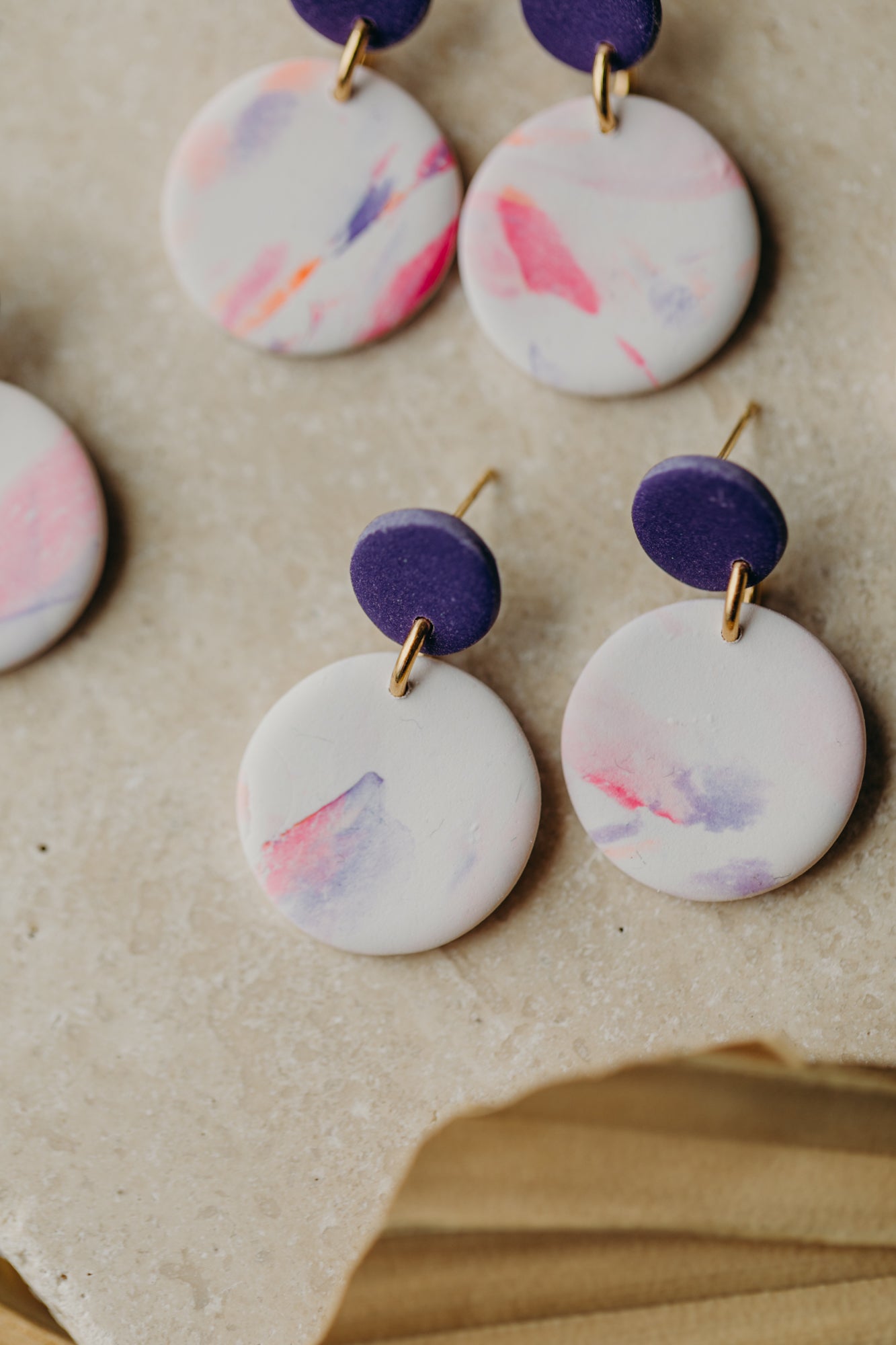 LANA - runde Ohrringe in violett/himbeere/orange