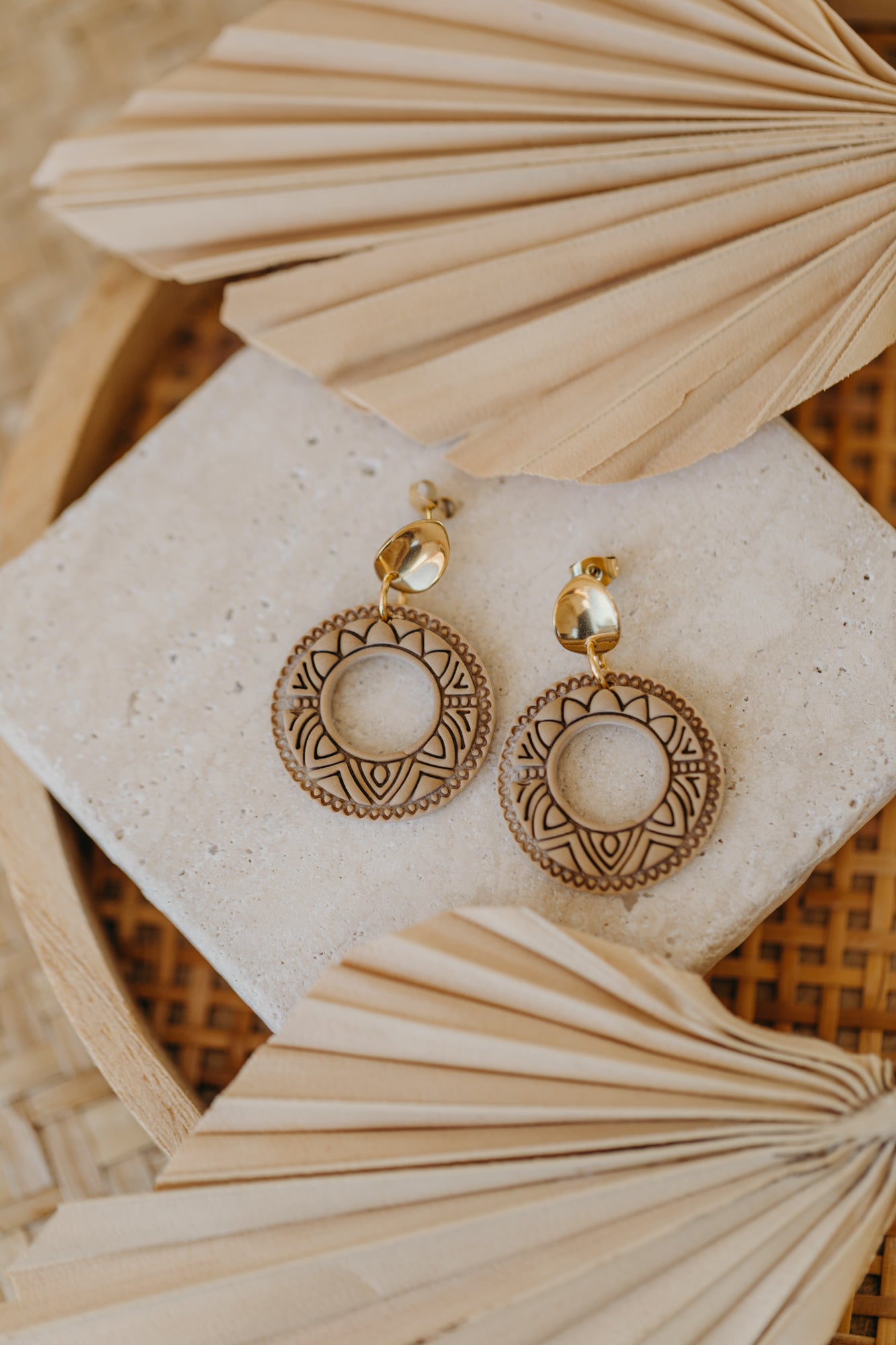 LEA - round patterned sand-colored polymer clay earrings