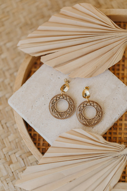 LEA - round patterned sand-colored polymer clay earrings