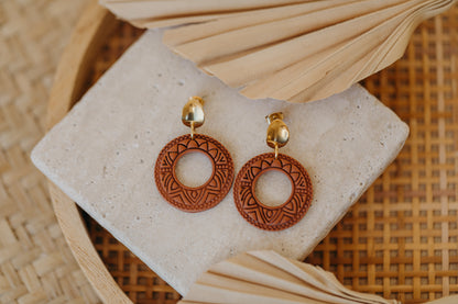 LEA - round patterned cinnamon colored polymer clay earrings