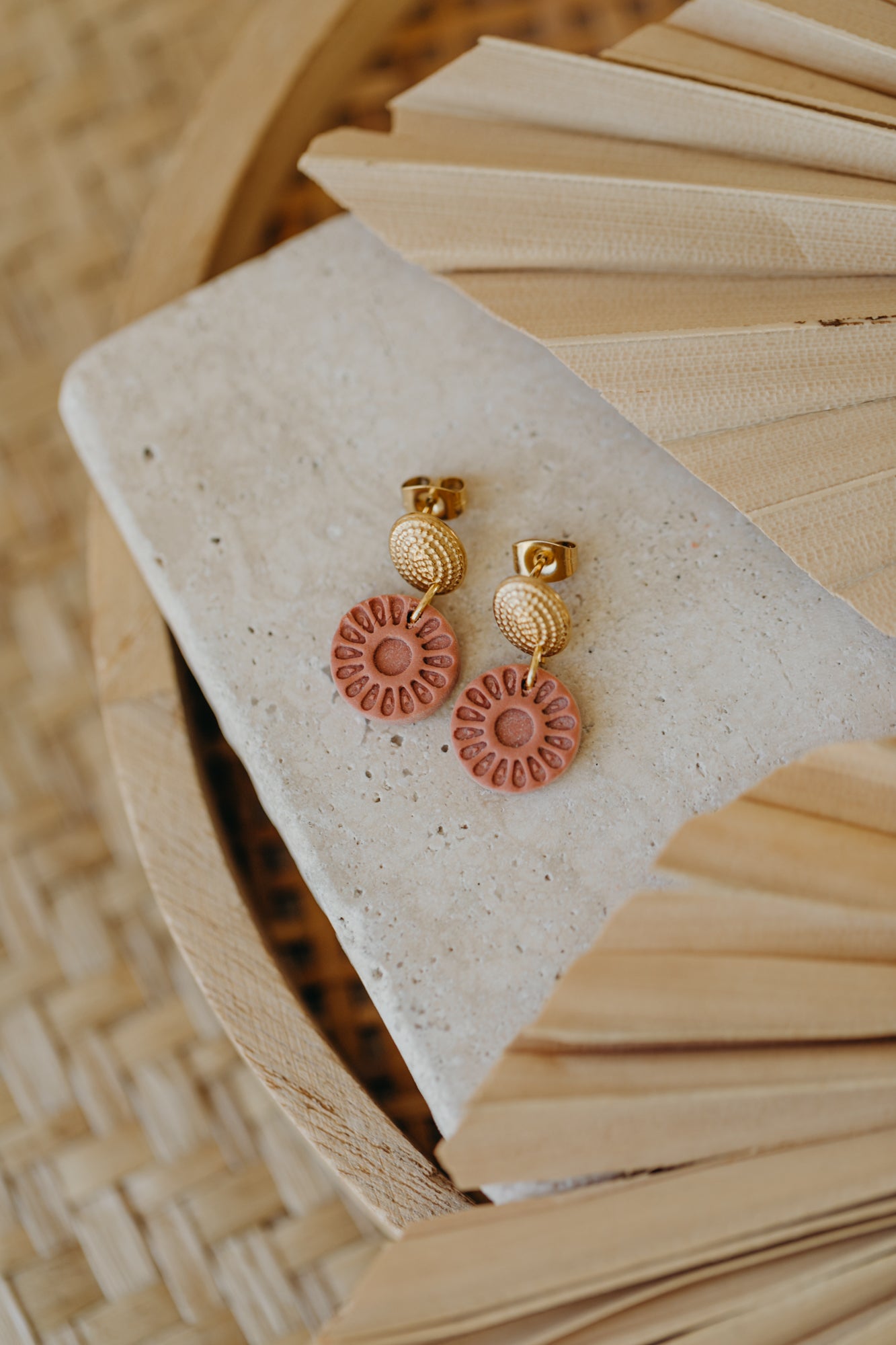 LOUISA - round patterned earrings in light terracotta
