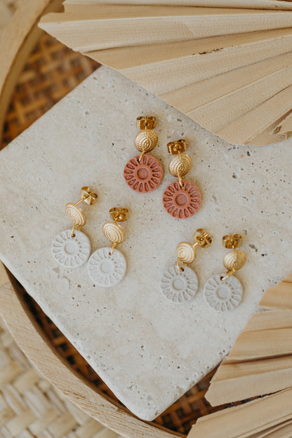 LOUISA - round patterned earrings in light terracotta