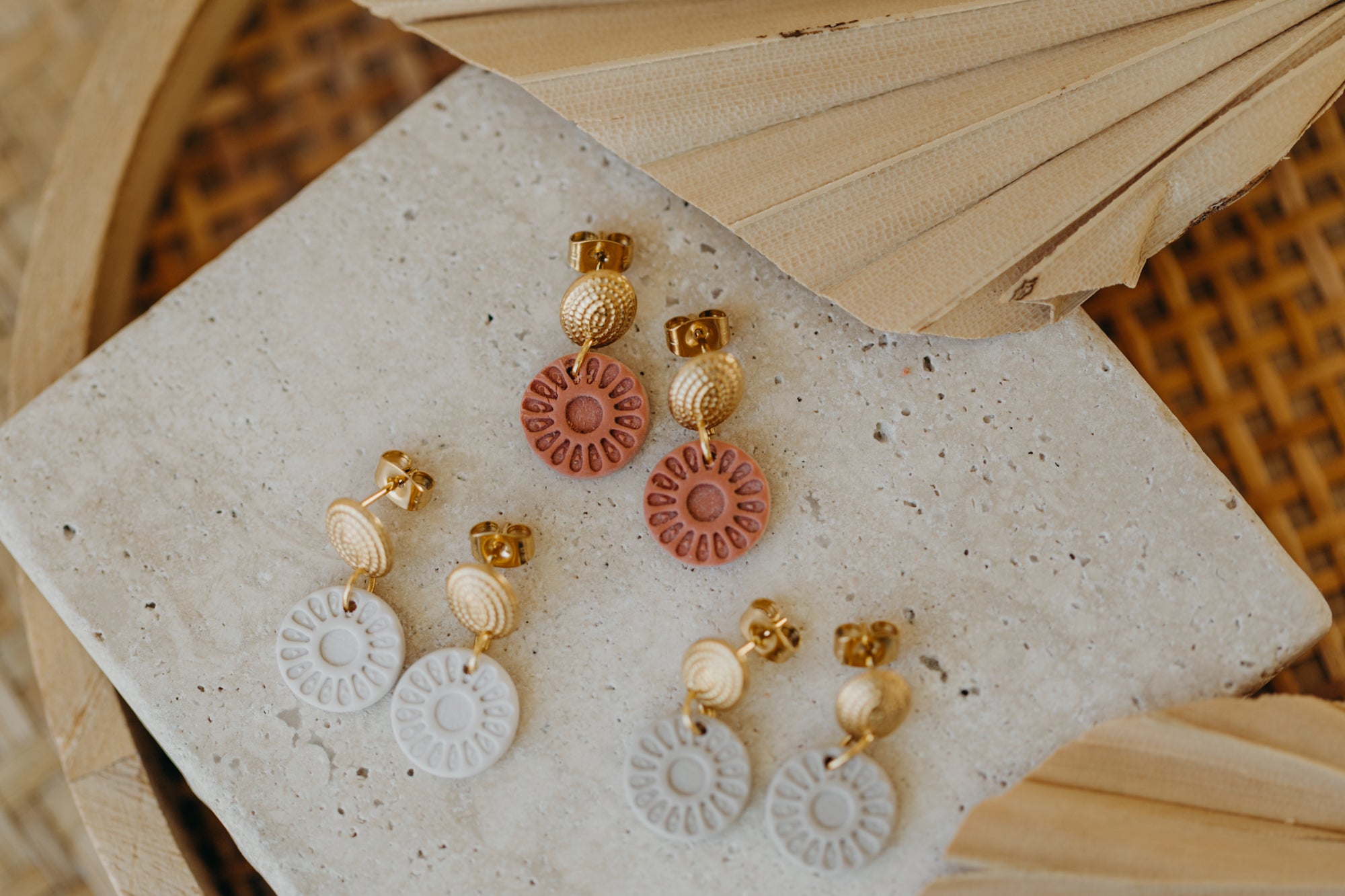 LOUISA - round patterned earrings in light terracotta