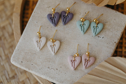 LUVINA - kleine Herz Ohrringe mit Schleife in Vanille