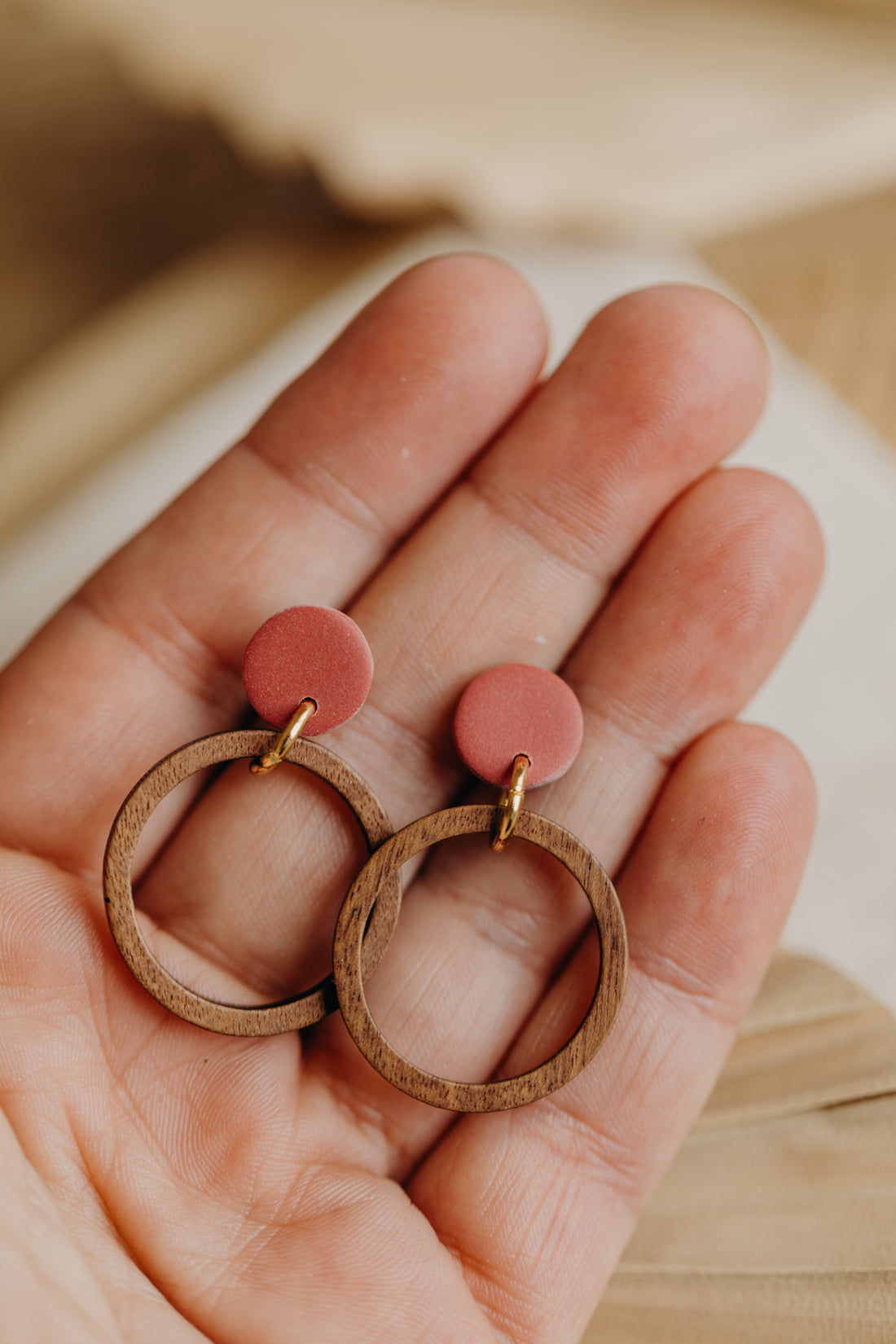 MALIA - round polymer clay earrings in white with wooden pendant circle