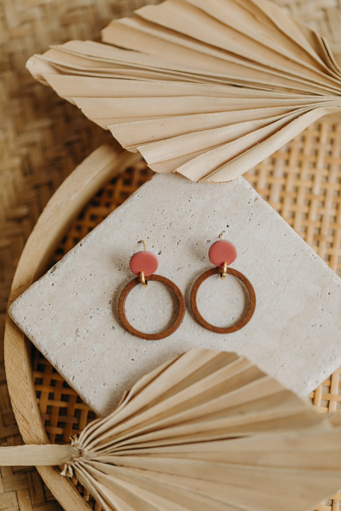 MALIA - round polymer clay earrings in white with wooden pendant circle