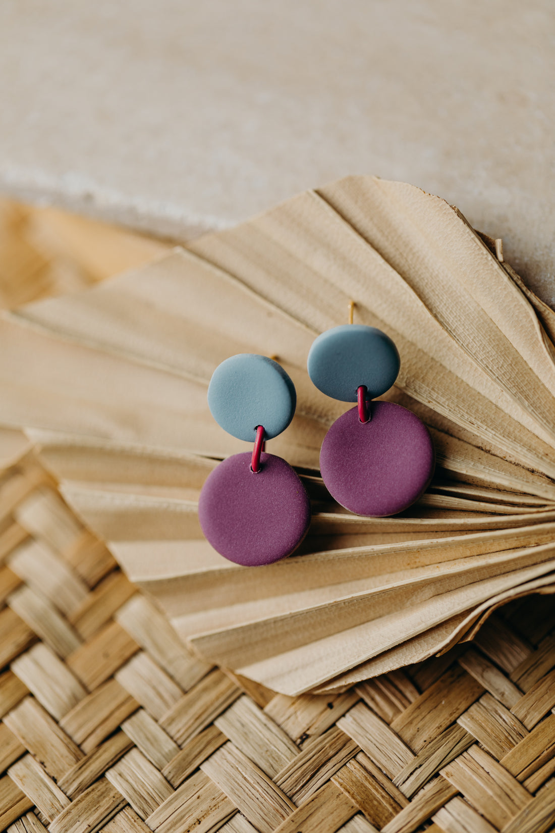 MALO - zweifarbige Ohrringe aus Polymer Ton - Hortensienblau - Misty Mauve