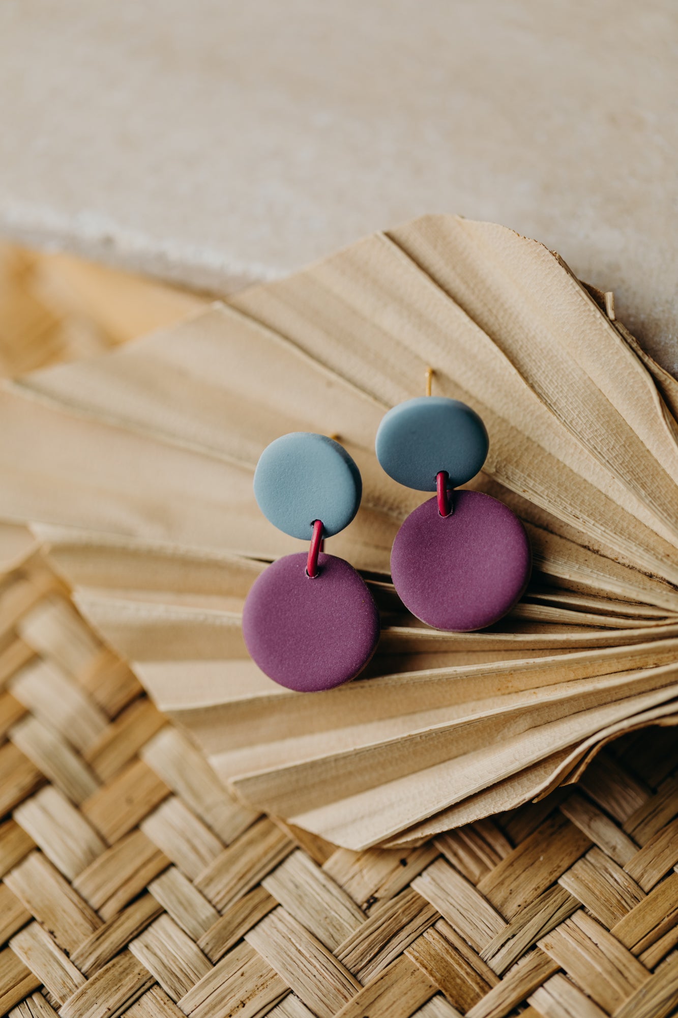 MALO - zweifarbige Ohrringe aus Polymer Ton - Hortensienblau - Misty Mauve