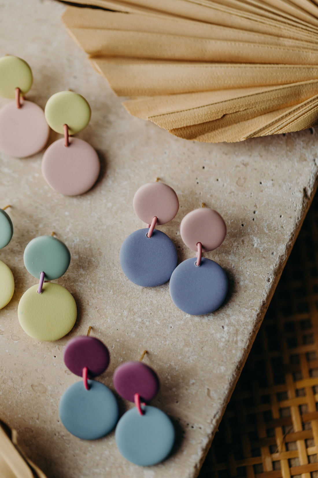 MALO - zweifarbige Ohrringe aus Polymer Ton - Rosa - Distelblau