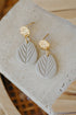 MALVI - helle Ohrringe mit Blatt Muster